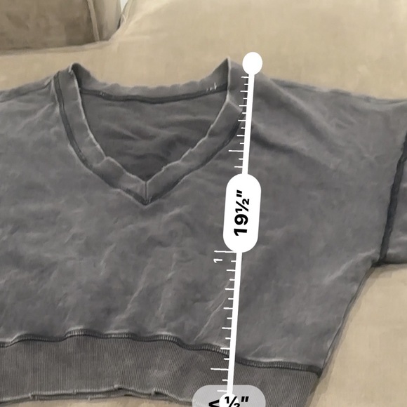 V neck sweatshirt - Picture 4 of 5